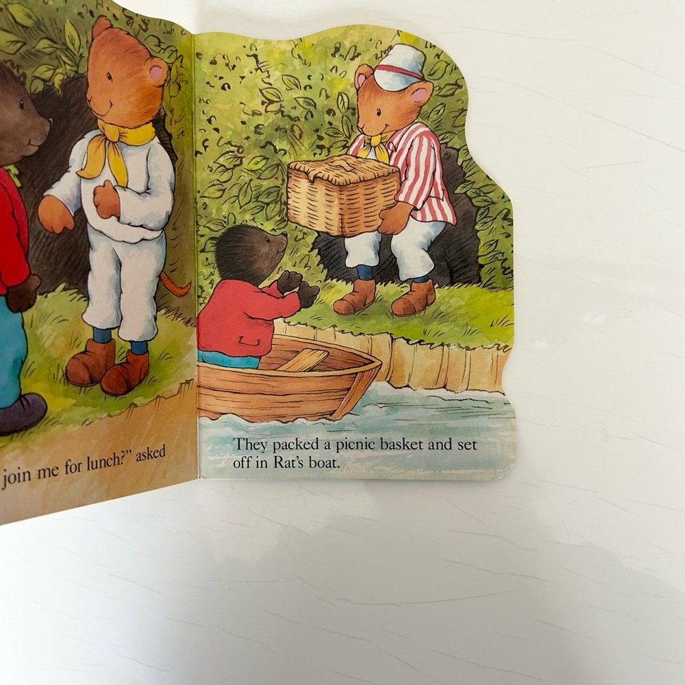 Vintage 1990 The Wind in the Willows The River Bank Board Book - Picture 3 of 4